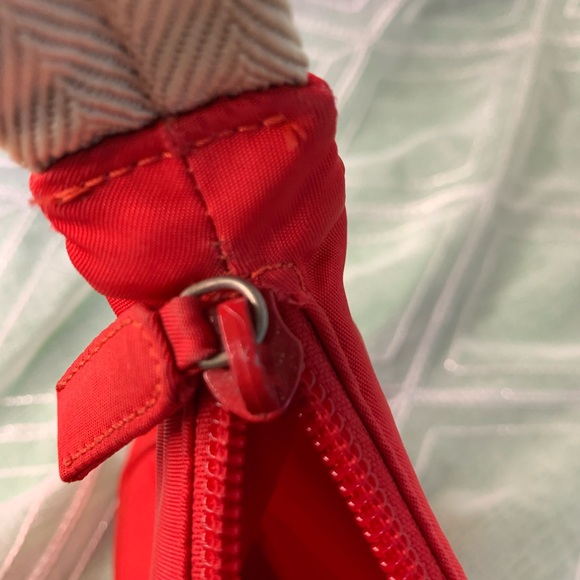 Authentic vintage prada nylon bag in cherry red - Picture 4 of 16